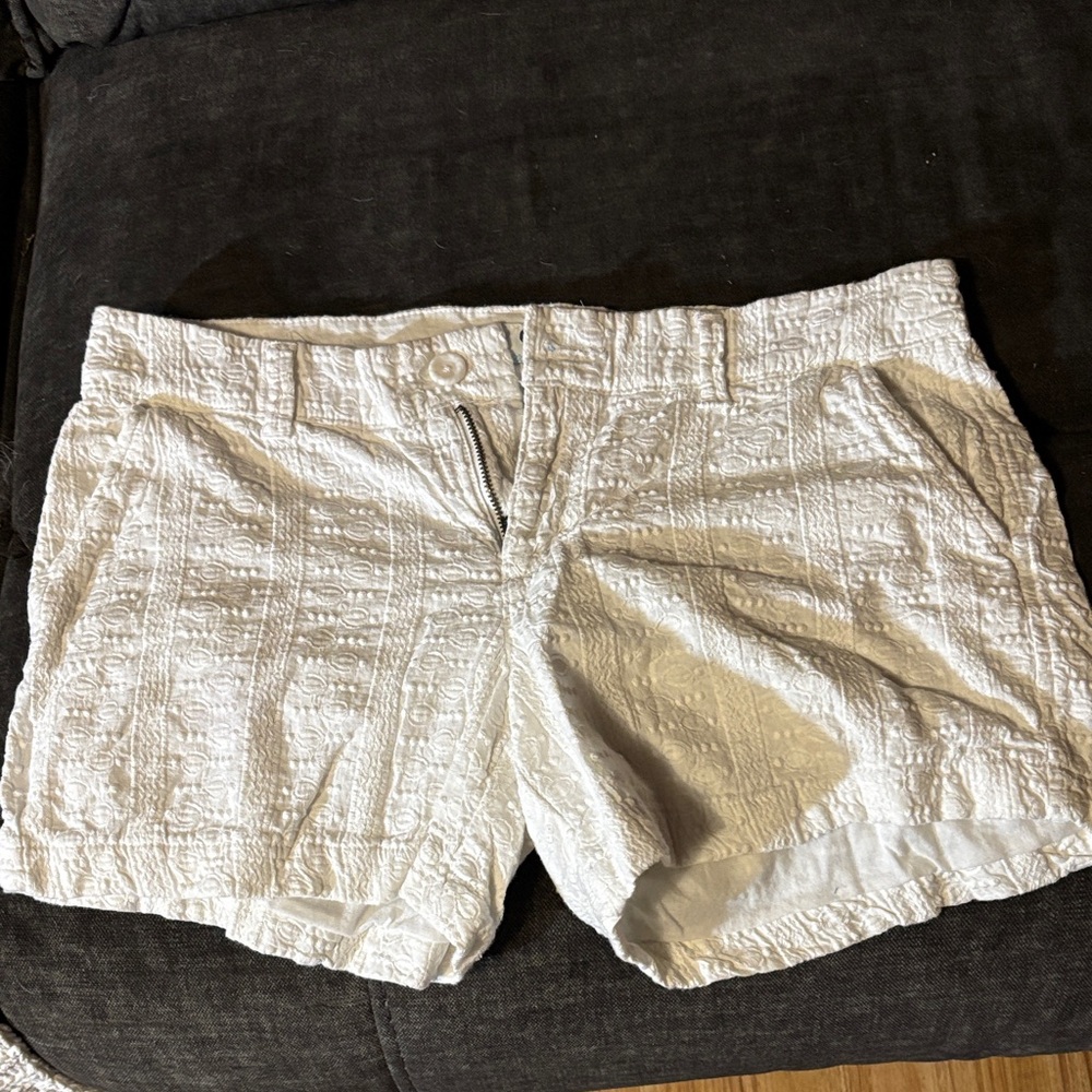Old Navy White Textured Women's Shorts